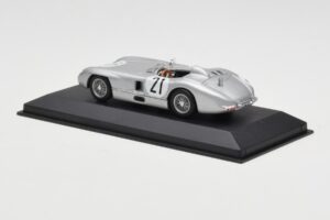 Mercedes 300 SLR #21 K. Kling / A. Simon 24 Hours of Le Mans 1955 Minichamps 1:43 432553021 Métal — image 3 sur 4