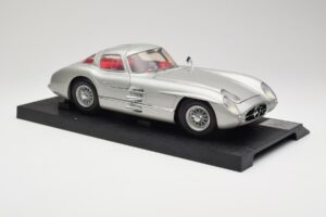 Mercedes 300 SLR Argent Revell 1:12 08851 Métal — image 6 sur 8