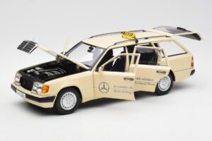 Mercedes 300D S124 T-Model Ivoire Clair Taxi Édition Concessionnaire Norev 1:18 B66040702 Métal — image 2 sur 8