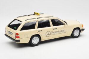 Mercedes 300D S124 T-Model Ivoire Clair Taxi Édition Concessionnaire Norev 1:18 B66040702 Métal — image 3 sur 8