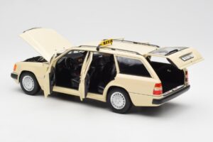 Mercedes 300D S124 T-Model Ivoire Clair Taxi Édition Concessionnaire Norev 1:18 B66040702 Métal — image 5 sur 8
