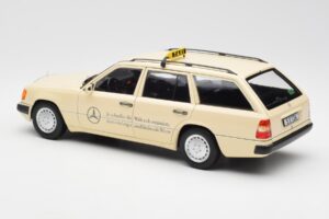 Mercedes 300D S124 T-Model Ivoire Clair Taxi Édition Concessionnaire Norev 1:18 B66040702 Métal — image 7 sur 8
