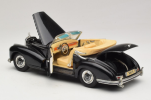 Mercedes 300S Noir Maisto 1:18 52116-P1 Métal — image 5 sur 8