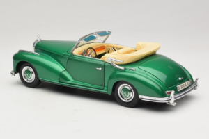 Mercedes 300S Cabriolet Green Metallic Maisto 1:18 52116 Métal — image 6 sur 7