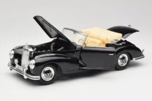 Mercedes 300SC W188 Obsidian Noir Maisto 1:18 806B Métal — image 2 sur 8