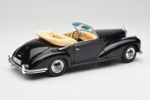 Mercedes 300SC W188 Obsidian Noir Maisto 1:18 806B Métal — image 3 sur 8