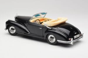 Mercedes 300SC W188 Obsidian Noir Maisto 1:18 806B Métal — image 7 sur 8