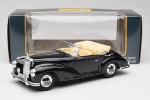 Mercedes 300SC W188 Obsidian Noir Maisto 1:18 806B Métal — image 8 sur 8