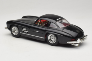 Mercedes 300SL Noir Bburago 1:18 3015-M3 Métal — image 7 sur 8