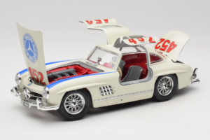 Mercedes 300SL #452 Mille Miglia 1955 Blanc Bburago 1:18 3015-M2 Métal — image 2 sur 8