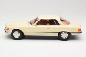 Mercedes 350 SLC C107 Blanc Cult Models 1:18 CML049-1 Métal — image 3 sur 6
