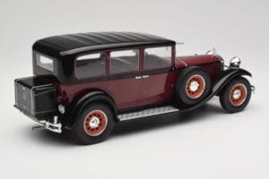 Mercedes 460 Nurburg W08 Noir MCG 1:18 MCG18364 Métal — image 2 sur 6