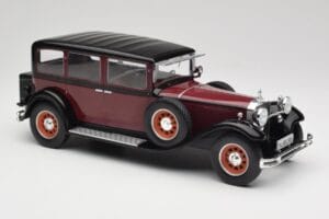 Mercedes 460 Nurburg W08 Noir MCG 1:18 MCG18364 Métal — image 4 sur 6