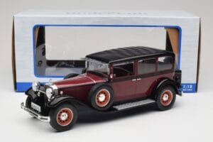 Mercedes 460 Nurburg W08 Noir MCG 1:18 MCG18364 Métal — image 6 sur 6