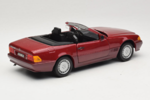 Mercedes 500 SL R129 Rouge Foncé Revell 1:18 8801 Métal — image 3 sur 8