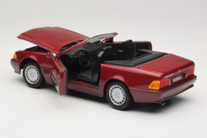 Mercedes 500 SL R129 Rouge Foncé Revell 1:18 8801 Métal — image 5 sur 8