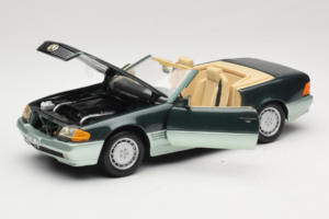 Mercedes 500 SL R129 Vert Argenté Revell 1:18 8802 Métal — image 2 sur 8