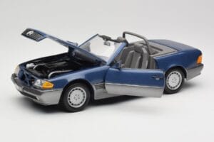 Mercedes SL 500 R129 Nautic Blue Metallic Revell 1:18 8081 Métal — image 2 sur 8