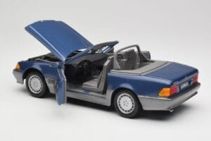 Mercedes SL 500 R129 Nautic Blue Metallic Revell 1:18 8081 Métal — image 5 sur 8