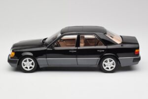 Mercedes 500E W124 Noir Édition Limitée Norev 1:18 183949 Métal — image 4 sur 12