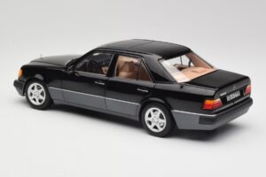 Mercedes 500E W124 Noir Édition Limitée Norev 1:18 183949 Métal — image 7 sur 12
