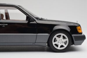 Mercedes 500E W124 Noir Édition Limitée Norev 1:18 183949 Métal — image 8 sur 12