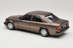 Mercedes 500E W124 Impala Metallic Norev 1:18 183954 Métal — image 7 sur 8