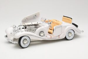 Mercedes 500K Special Roadster Blanc Premiere Edition Maisto 1:18 536055 Métal — image 2 sur 8