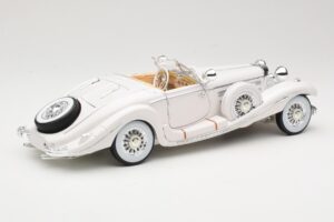 Mercedes 500K Special Roadster Blanc Premiere Edition Maisto 1:18 536055 Métal — image 3 sur 8