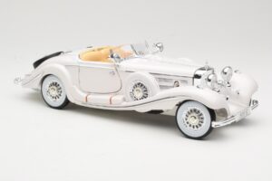 Mercedes 500K Special Roadster Blanc Premiere Edition Maisto 1:18 536055 Métal — image 6 sur 8