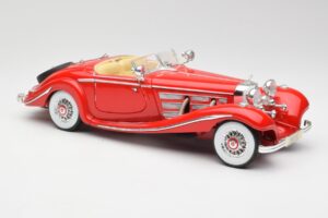 Mercedes 500K Special Roadster Rouge Maisto 1:18 56058 Métal — image 6 sur 8
