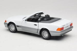 Mercedes 500 SL R129 Blanc Roadtough 1:18 92048 Métal — image 7 sur 8