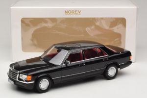 Mercedes 560 SEL W126 Noir Avec Intérieur Rouge Norev 1:18 183788 Métal — image 2 sur 8
