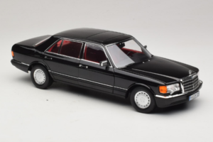 Mercedes 560 SEL W126 Noir Avec Intérieur Rouge Norev 1:18 183788 Métal — image 6 sur 8