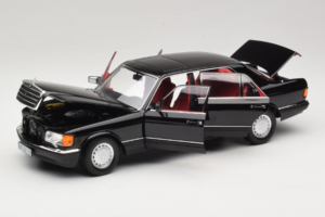 Mercedes 560 SEL W126 Noir Avec Intérieur Rouge Norev 1:18 183788 Métal — image 8 sur 8