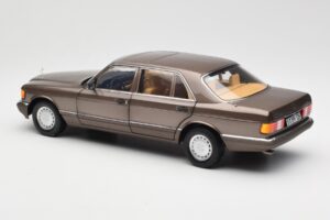 Mercedes 560 SEL W126 Impala Marron Édition Concessionnaire Norev 1:18 B66040646 Métal — image 7 sur 8