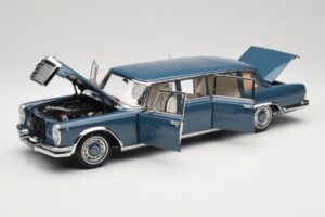 Mercedes 600 Pullman W100 Bleu NZG 1:18 B66040707 Métal — image 2 sur 8