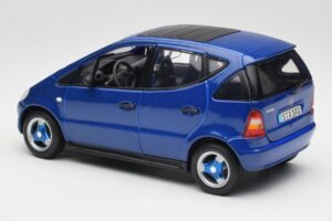 Mercedes A-Class W168 Bleu Foncé Maisto 1:18 B66005219 Métal — image 7 sur 8