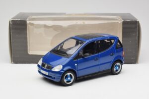 Mercedes A-Class W168 Bleu Foncé Maisto 1:18 B66005219 Métal — image 8 sur 8