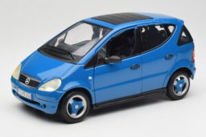 Mercedes A-Class W168 Bleu Clair Maisto 1:18 37800-M5 Métal