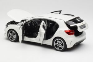 Mercedes A-Class W176 Cirrus Blanc Norev 1:18 B66960126 Métal — image 5 sur 8