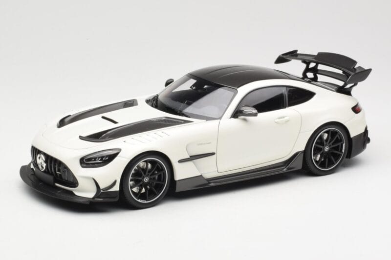 Mercedes AMG GT C190 Black Series Diamond White Metallic Minichamps 1:18 110032020 Métal