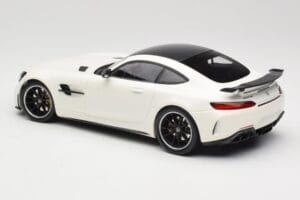 Mercedes AMG GT R C190 Blanc Métallisé Minichamps 1:18 155036028 Métal — image 5 sur 6