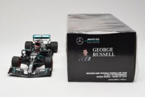 Mercedes AMG Petronas W11 #63 G. Russell Sakhir GP 2020 Minichamps 1:18 110201663 Métal — image 6 sur 6