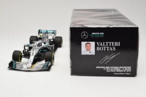 Mercedes AMG Petronas Motorsport W10 #77 V. Bottas 2nd Place Chinese GP 2019 Minichamps 1:18 110190377 Métal — image 6 sur 6