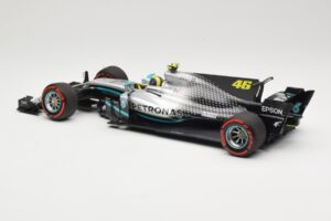 Mercedes AMG Petronas W08 V. Rossi Ride Swap Valencia December 2019 Minichamps 1:18 110191746 Métal — image 5 sur 6