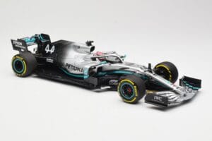 Mercedes AMG Petronas W10 #44 L. Hamilton Winner Chinese GP 2019 Minichamps 1:18 110190344 Métal — image 4 sur 6