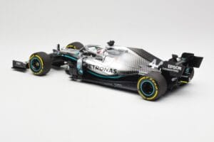 Mercedes AMG Petronas W10 #44 L. Hamilton F1 World Champion 2019 Minichamps 1:18 110190044 Métal — image 5 sur 6