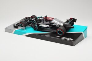 Mercedes AMG Petronas W12 E Performance #44 L. Hamilton Bahrain GP 2021 Minichamps 1:18 113210144 Métal — image 5 sur 6