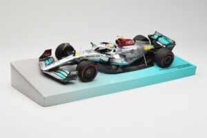 Mercedes AMG Petronas W13 E Performance #44 L. Hamilton 2022 Minichamps 1:18 113220044 Métal — image 2 sur 6